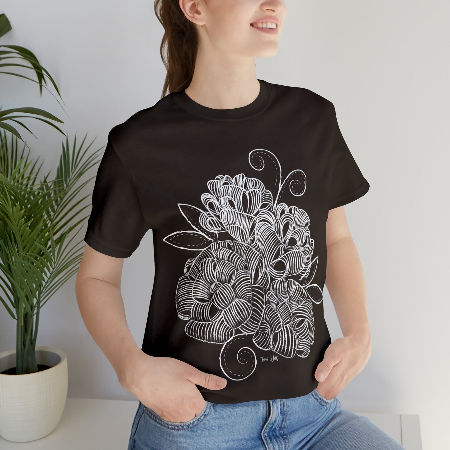 Corn Husk Flower Short Sleeve Tee
